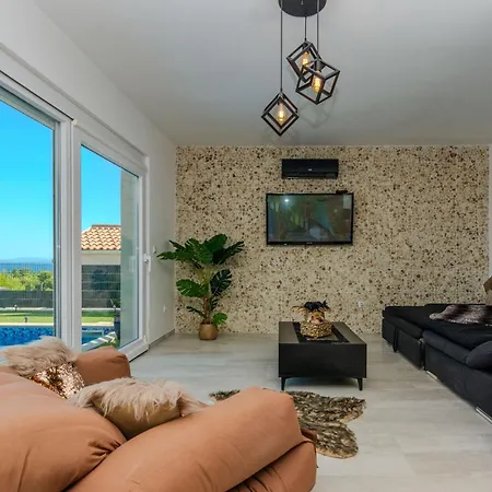 Luxury With A Swimming Pool - Torovi - - Pedinka, - 23512 Villa *
