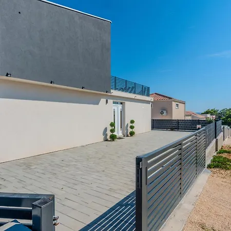 Villa Luxury With A Swimming Pool - Torovi - - Pedinka, - 23512 *